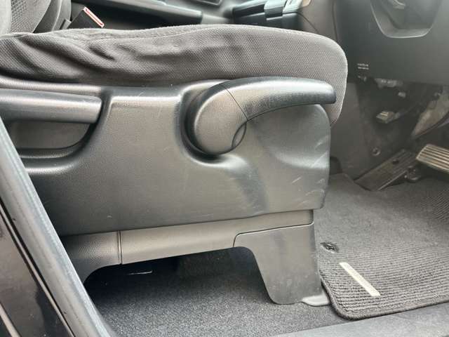 整備・板金・自動車保険も取扱しております。お車に関するご相談などお気軽にお電話ください！