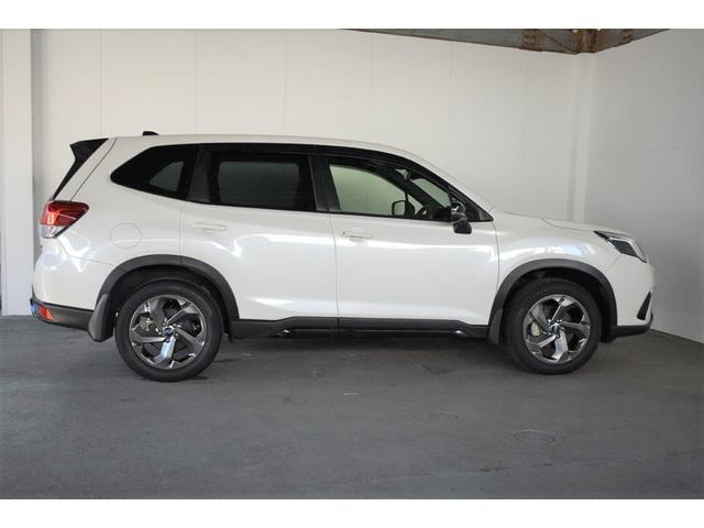 スバルグローバルプラットフォーム(SGP)による低重心設計と、シンメトリカルAWDの組み合わせにより、安定したハンドリングと乗り心地を提供します。