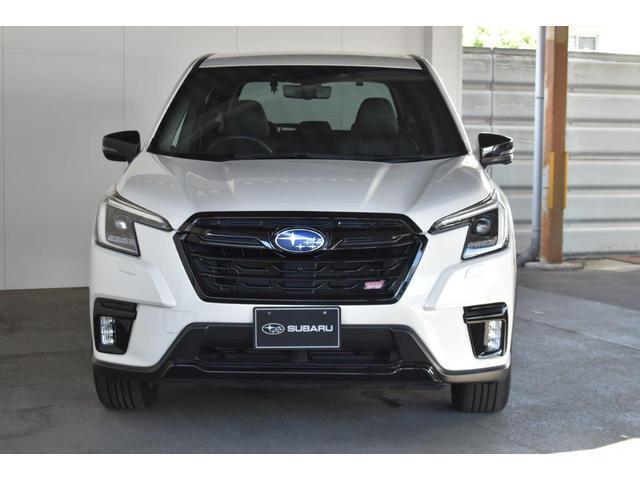 本格的なAWD性能とアクティブマインドを刺 するフォレスター。真剣な遊びには、本物のスペックが必要だ。