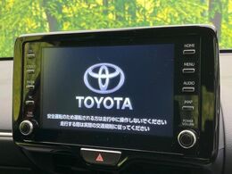 【ディスプレイオーディオ】お持ちのスマホやMP3プレイヤーとの無線接続で音楽再生が可能！コードで繋ぐわずらわしさも無く、手軽にお気に入りの音楽を楽しめます。