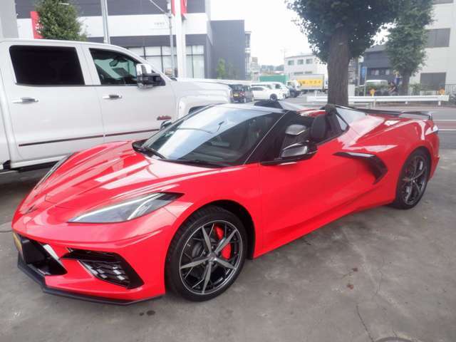 コンバーチブルのオープン状態です。スイッチ一つ、約16秒で開閉可能となっております。