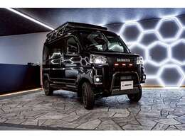 ★基本プラン★14インチアルミホイール、オフロードタイヤ、マッドフラップ、オーバーフェンダー、ウッドステアリング、ベッドキット、フロントバイザー、9インチDPオーディオ、バックカメラ