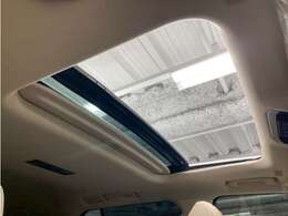 私たちは、お客様のこだわりに合ったお車をご提案します。ジースクエア＝車のあるライフスタイルを演出するセレクトショップです。