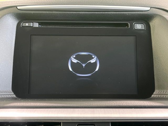 【メーカー純正ナビ】インテリアに溶け込むスタイリッシュな「専用設計」メーカーナビを装備♪視認性や操作性など基本性能にも優れ、より上質なカーライフをお楽しみいただけます。