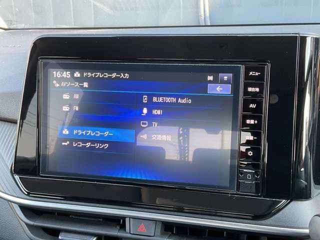 多彩な機能が装着されておりますので快適なドライブをお楽しみください。