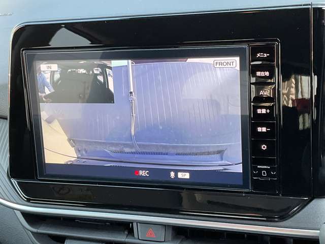 前方と車内と後方を録画できるドライブレコーダーも装着されていますので安心して快適なドライブが楽しめますね。