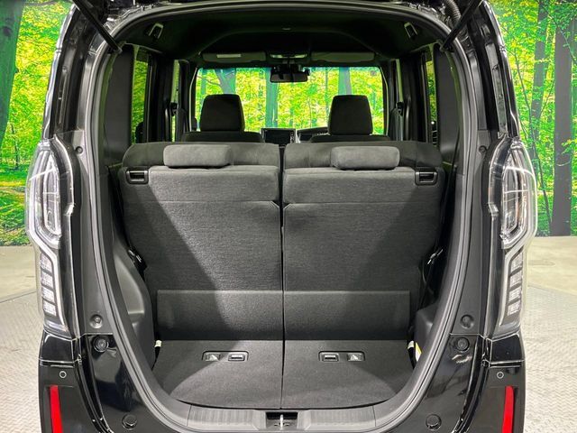 普段のお買い物や通勤、送迎等に十分な荷室スペースを確保しております。セカンドシートを倒すと、大きな荷物の積載も可能です♪