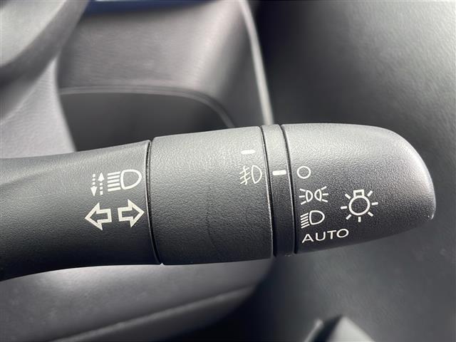 【　オートライト　】オートライトなのでライトの点け忘れを気にすることなく運転が出来ます♪