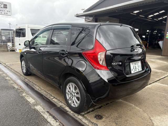 広い展示場でごゆっくりご覧いただけます！掲載車両以外にお値打ち車両を続々入荷中！
