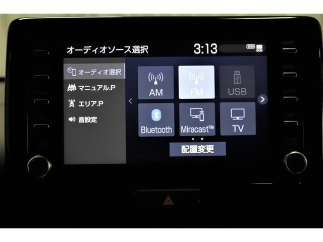 ディスプレイオーディオ搭載。スマホと同じ感覚の画面タッチ操作はもちろん、ハンズフリー通話ができるので、運転中でも安心です。