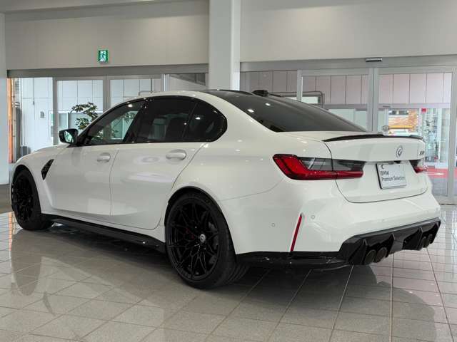 BMWを熟知したメカニックよる100項目の納車前点検☆ドイツ本国と同様の教育・訓練を受けたBMW専門メカニックが100項目にも上るポイントを徹底的にチェックいたします。