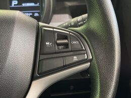 【アダプティブクルーズコントロール】高速道路での長距離走行が楽に！！自動で速度を保つクルーズコントロールが、衝突軽減システムと連携し、前方の車両を感知して車間を保つように速度調節してくれます！！