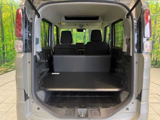 普段のお買い物や通勤、送迎等に十分な荷室スペースを確保しております。セカンドシートを倒すと、大きな荷物の積載も可能です♪