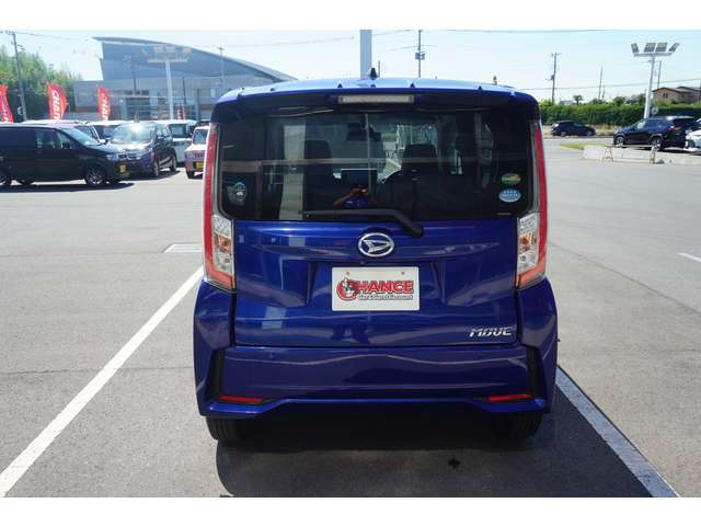大型店ならではの品ぞろえ魅力的なお車を多数そろえております。