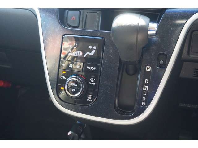 下取り保証実施中！！　査定の付かないお車・軽自動車5千円　普通車2万円で下取りします。