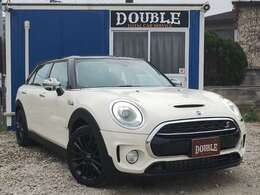 ボディーカラーは　人気カラーの【ペッパーホワイト×ブラックルーフ】になります！