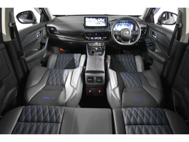 ★シートを倒せばちょっとした休憩もできて体を休めたりもできます