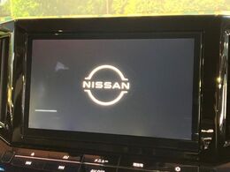 【純正ナビ】人気の純正ナビを装備。オーディオ機能も充実しており、Bluetooth接続すればお持ちのスマホやMP3プレイヤーの音楽を再生可能！毎日の運転がさらに楽しくなります！！