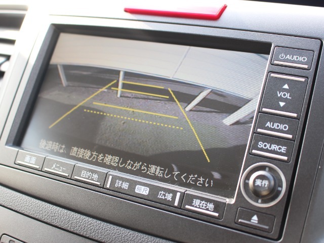 リアカメラが装備されており、後方の安全確認はもちろんのこと狭い場所での駐車や雨の日・夜間など視界の悪いコンディションでのストレスの軽減にもなります！