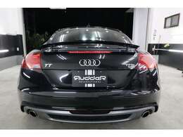 初めての輸入車でも安心してお乗り頂けるように、独自ルートのアフターパーツによる高品質低価格なメンテナンス体系を整えております。