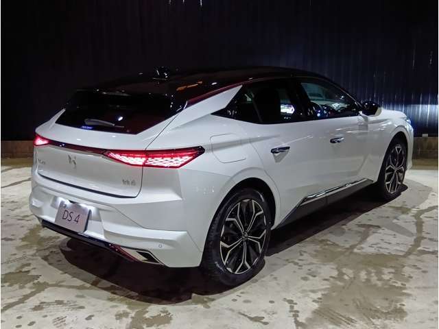 お気軽にお問い合わせをお待ちいたしております！※本車両は弊社納車整備センターにて展示中、ご覧になられる際は事前に当店までご連絡ください