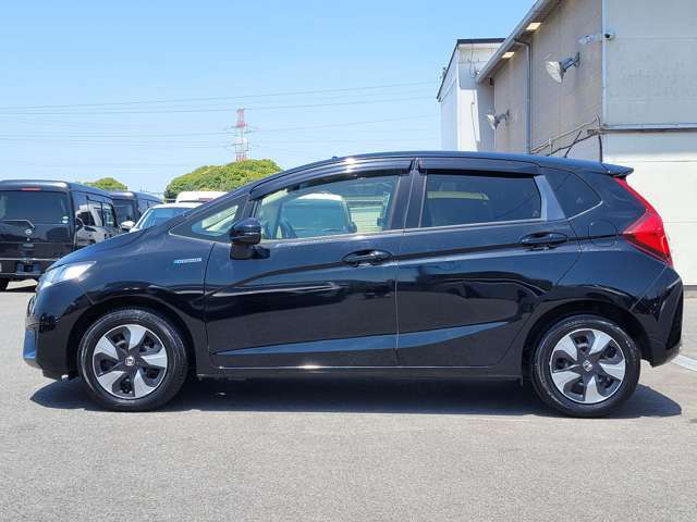 ★きれいをもっと綺麗に★新車の輝き♪二層構造ガラスコーティング！高層ビルの汚れ防止にも使用される新素材！当店の『カーケアラボ』では、車の本格クリーニングからコーティングのメンテナンスまで対応可能！