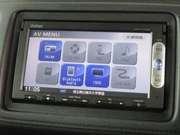 ナビゲーションはギャザズメモリーナビ（VXM-155VSi）を装着しております。AM、FM、CD、DVD再生、Bluetooth、ワンセグTVがご使用いただけます。初めて訪れた場所でも安心ですね！
