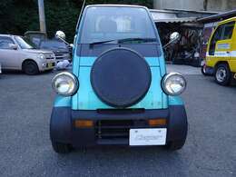 自社ピットにて整備・メンテナンスを致します。純正ブランドやWAKO’Sなど安心のブランド使用しております。