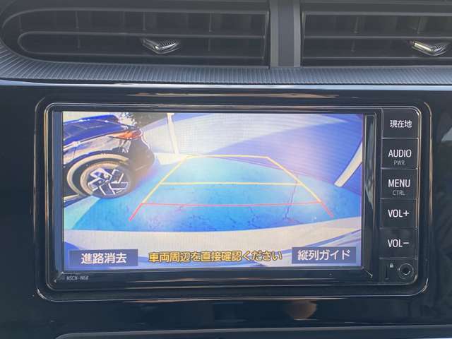 バックカメラ付きで駐車も安心です♪
