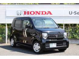 人なつっこい目つきが印象的なフロントフェイス、空気抵抗を考えたクルマらしい台形型など、暮らしにとけこみ、永く愛着がもてる「タイムレスデザイン」のN-ONEです♪