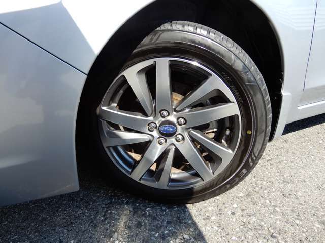 205/55R16タイヤに純正アルミホイール装着です☆