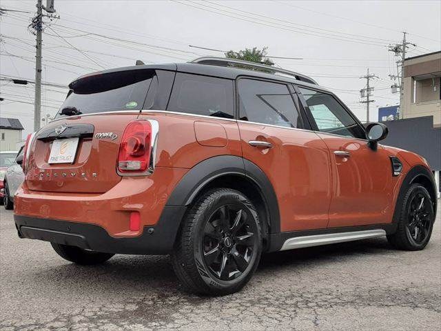 擦り傷から事故まで、自費・保検修理を自社鈑金塗装工場（イオンブース完備）にて綺麗に鈑金塗装致します♪