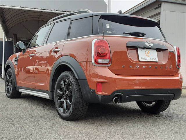 お車でお越しの場合、国道19号春日井インターから名古屋方面に約5分。電車でお越しの場合、最寄り駅「JR春日井駅」になります。