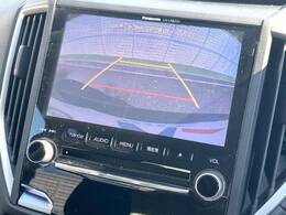 【バックカメラ】駐車時に後方がリアルタイム映像で確認できます。大型商業施設や立体駐車場での駐車時や、夜間のバック時に大活躍！運転スキルに関わらず、今や必須となった装備のひとつです！