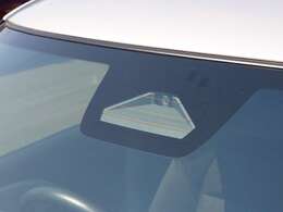 衝突被害軽減ブレーキ付きです！アクセルの踏み間違いや、走行中衝突のおそれが高まった場合に自動で衝突回避・被害軽減を支援してくれます！