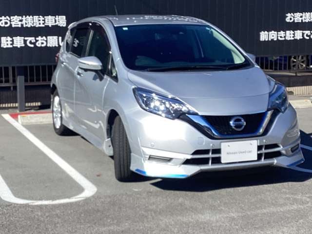 ライトの焼けも無くキラキラ