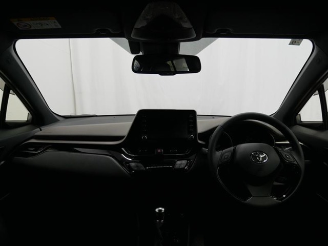 見通しのよいすっきりとした視界で、誰でも運転しやすいです。運転のしやすさは疲れにくさにも繋がりますよ♪