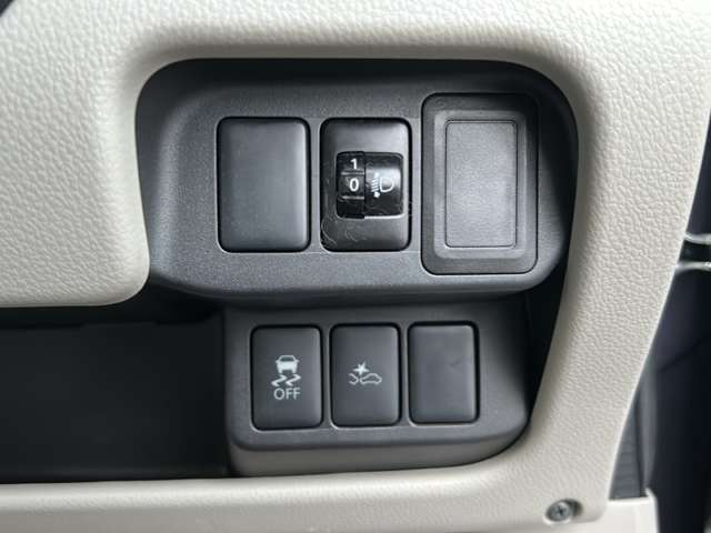 【運転席操作部】快適なドライブを楽しむための機能が装備されています！運転席から触れるので、使いやすいです！除菌プランいれていただくと、さらに清潔で安心していただけます！