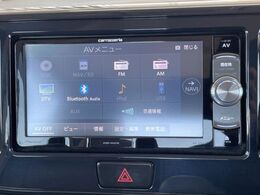 【ナビゲーション】目的地までしっかり案内してくれる使いやすいナビ。Bluetooth接続すればお持ちのスマホやMP3プレイヤーの音楽を再生可能！毎日の運転がさらに楽しくなります！！