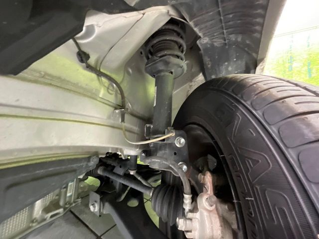 お車を安心してお乗りいただく為には、足回りの定期点検が欠かせません。サービスサポート（有償保証）では無料点検もご提供しており、安心のカーライフをお過ごしいただけるサポート体制が整っています。