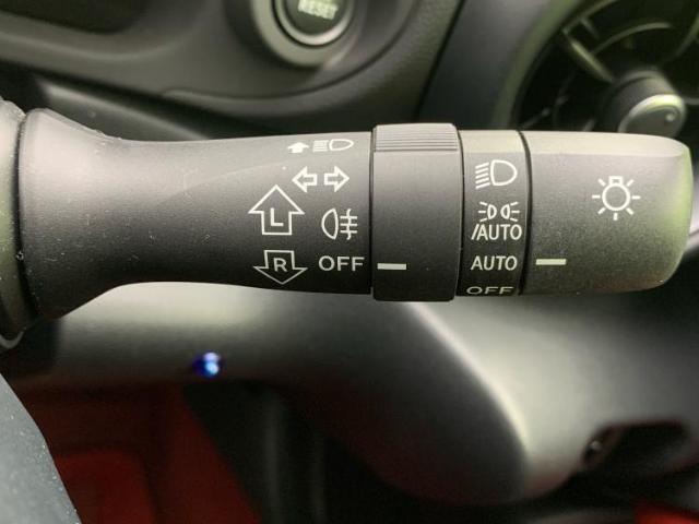 WECARSの展示場では実際に見て、触ってお車をお選びいただけます！知識の豊富な営業スタッフが様々なカーライフをご提案いたします！