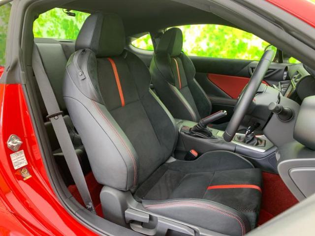 「この車の写真をもっと見たい」「状態が気になる」「この装備はついている？」どんな小さな疑問でもお気軽にお問い合わせください！
