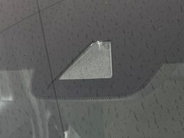 【トヨタセーフティセンス】走行中に前方の車両等を認識し、衝突しそうな時は警報とブレーキで衝突回避と被害軽減をアシスト。より安全にドライブをお楽しみいただけます。