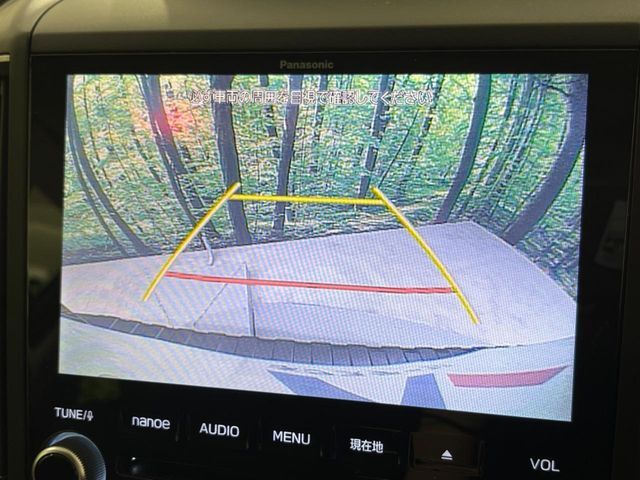 【フロント＆サイド＆バックカメラ】ドライバーから見にくい死角部分を映像で確認できるカメラを各所に装着。見通しがきかない場所や住宅密集地などを運転することが多い人におすすめの安心装備です。