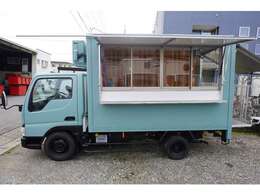 タペストリー固定器具付きです