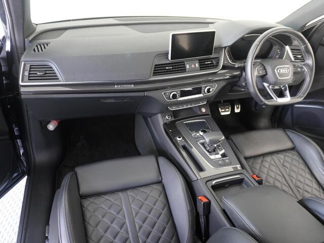 Audiのインテリアはエクステリア同様、優れたデザイン性とクオリティ、そして機能性を兼ね備えております。
