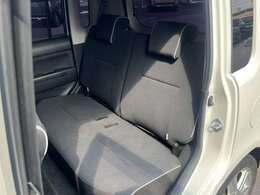 【車内清掃】お客様に気持ちよく見て頂けるよう展示車両は常に綺麗に仕上げております！