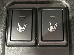 【シートヒーター】寒い日に重宝するシートヒーター！エアコンより早く温まってくれるので寒がりの人も安心ですね♪エアコンの温風は乾燥するから苦手、という方にもをおすすめです。