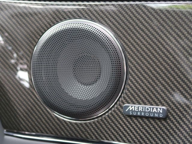 MERIDIANは英国のプレミアムオーディオブランドです。重低音から高音域までしっかりと再現でき、コンサートのような臨場感溢れる音響空間を実現します。どうぞ店頭にてご体感ください。