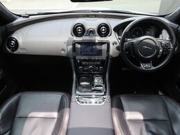 認定中古車　スライディングパノラミックルーフ　MERIDIANサラウンド　前席シートヒーター・クーラー　ステアリングヒーター・パドルシフト　電動リアゲート　20インチAW　イージークローザー